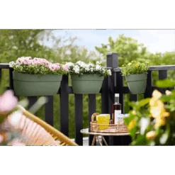 Elho Balkonbak Vibia Campana Easy Hanger Large - Pistache Groen 11 Elho Balkonbak Vibia Campana Easy Hanger Large - Pistache Groen -Gardena Verkoop balkonbak vibia campana easy hanger large pistache groen balkonbak pistache groen 5 1