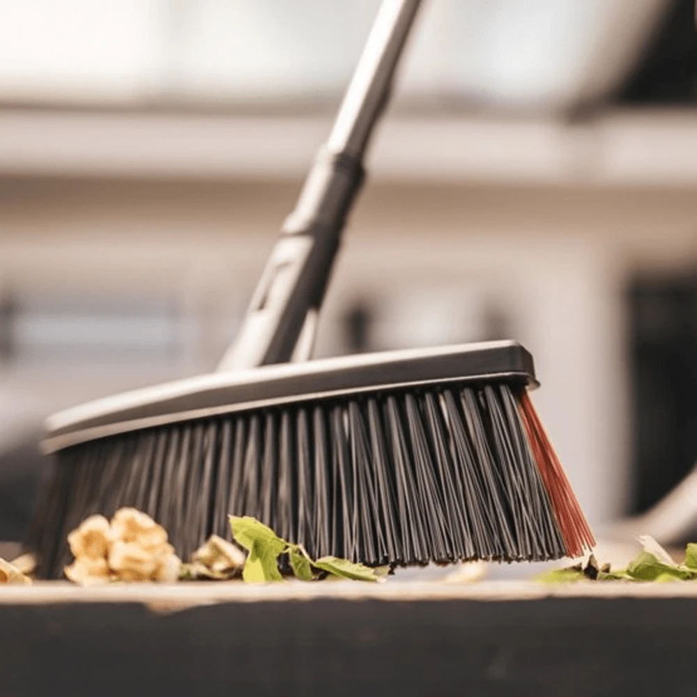 Solid Bezem M - Fiskars 5 Solid Bezem M - Fiskars - Afbeelding 3