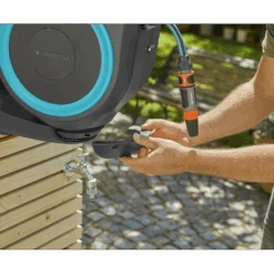 Wandslangenbox RollUp - S - 15m - Blauw - Gardena 13 Wandslangenbox RollUp - S - 15m - Blauw - Gardena -Gardena Verkoop wandslangenbox rollup s 15m blauw gardena 5 7